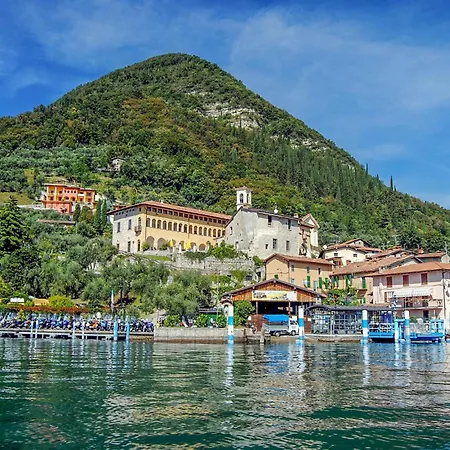 In Solto Collina Bg With Kitchen * Riva di Solto